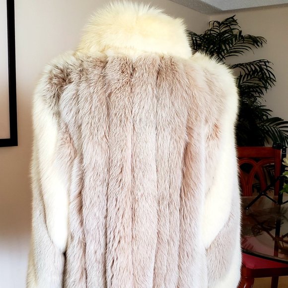 **SOLD**Vintage Blushed Dyed Fox Fur Jacket size 6 - Picture 4 of 8